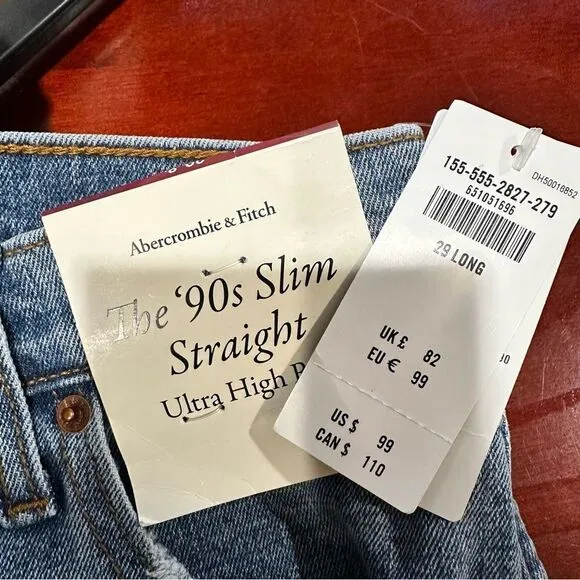 Abercrombie &amp; Fitch The 90’s Slim Straight  Ultra High Rise Jeans size 29/ 8 L