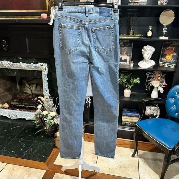 Abercrombie &amp; Fitch The 90’s Slim Straight  Ultra High Rise Jeans size 29/ 8 L