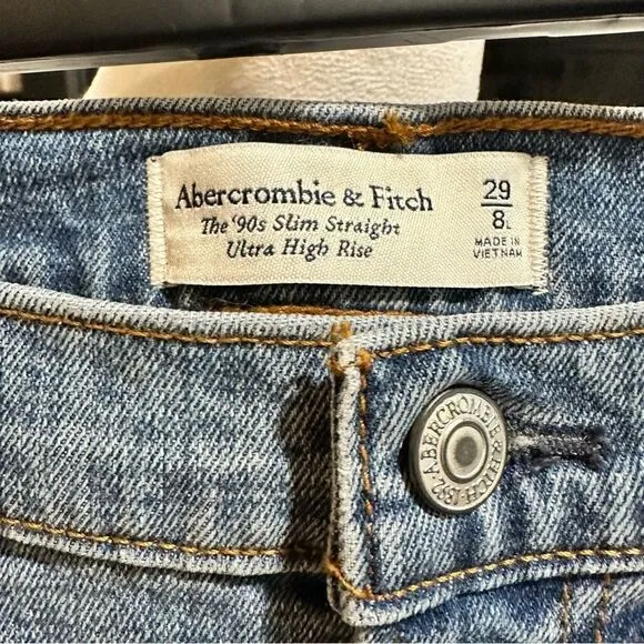 Abercrombie &amp; Fitch The 90’s Slim Straight  Ultra High Rise Jeans size 29/ 8 L