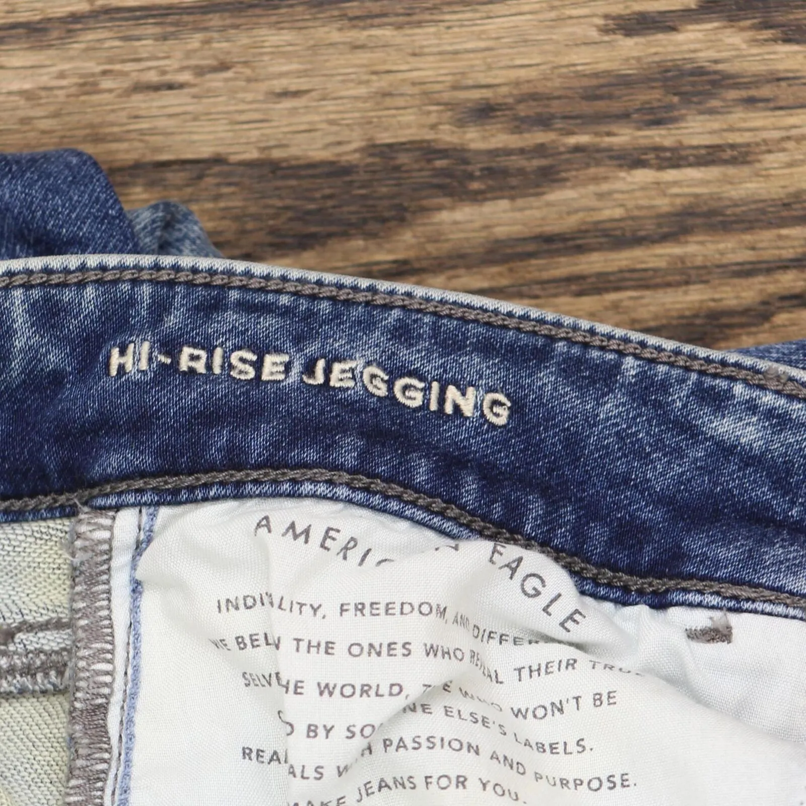 American Eagle Womens Distressed Hi-Rise Denim Jegging Blue See Measurements