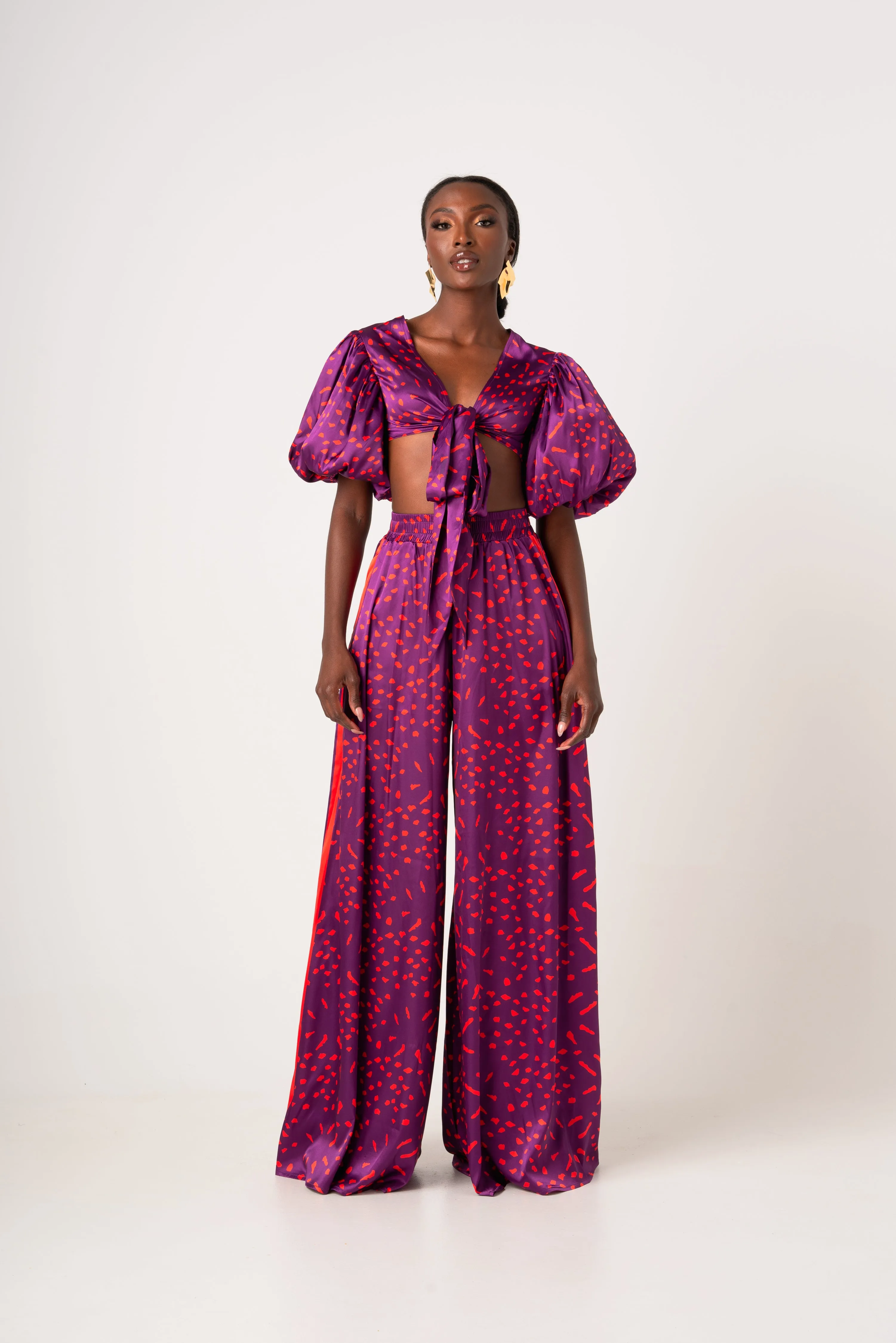 AMINAH PUFFY SLEEVE FRONT TIE CROP TOP