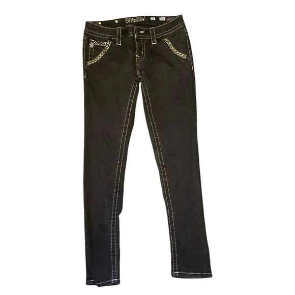Authentic Miss Me Skinny signature jeans that are black
