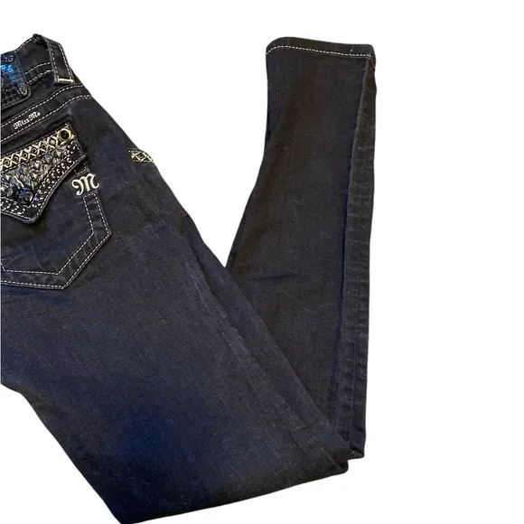 Authentic Miss Me Skinny signature jeans that are black