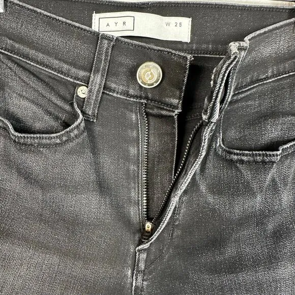 AYR Women’s The Shade Crop Flare Jeans in Distressed Black Size 25