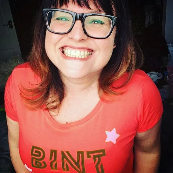 Bint slogan ladies t shirt for outstanding old women