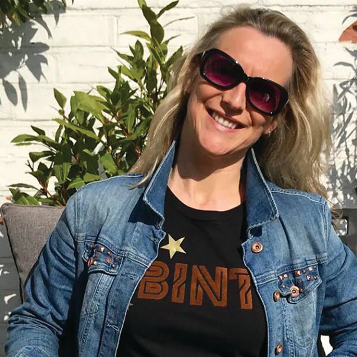 Bint slogan ladies t shirt for outstanding old women