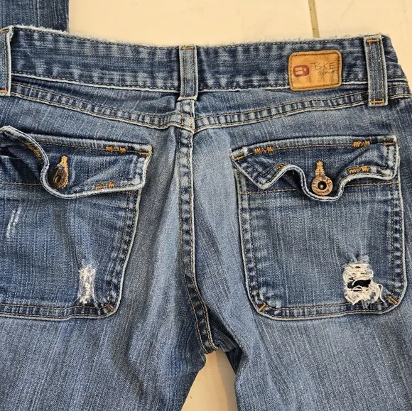 Bke Buckle Denim Jeans size 26 x 31.5 Standard Stretch Flare Boot Cut Distressed