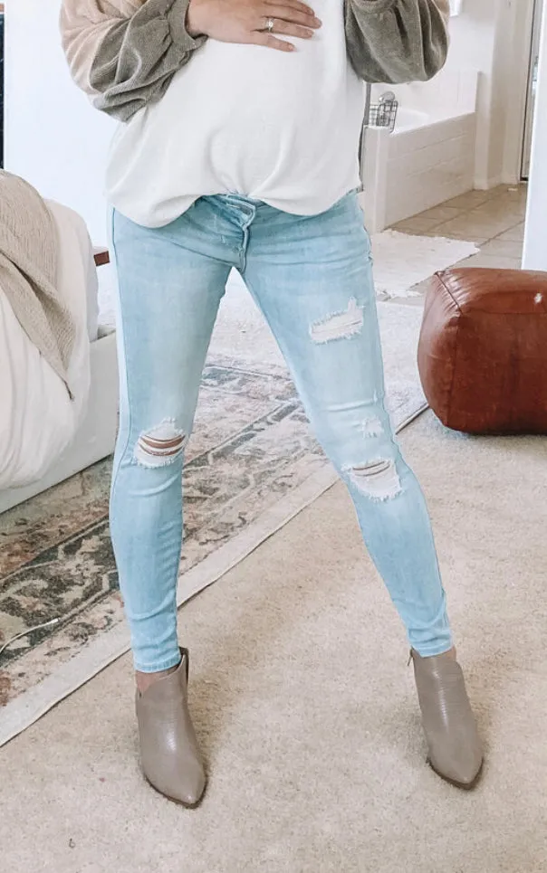 Blanqi distressed maternity jeans size 10 (medium)