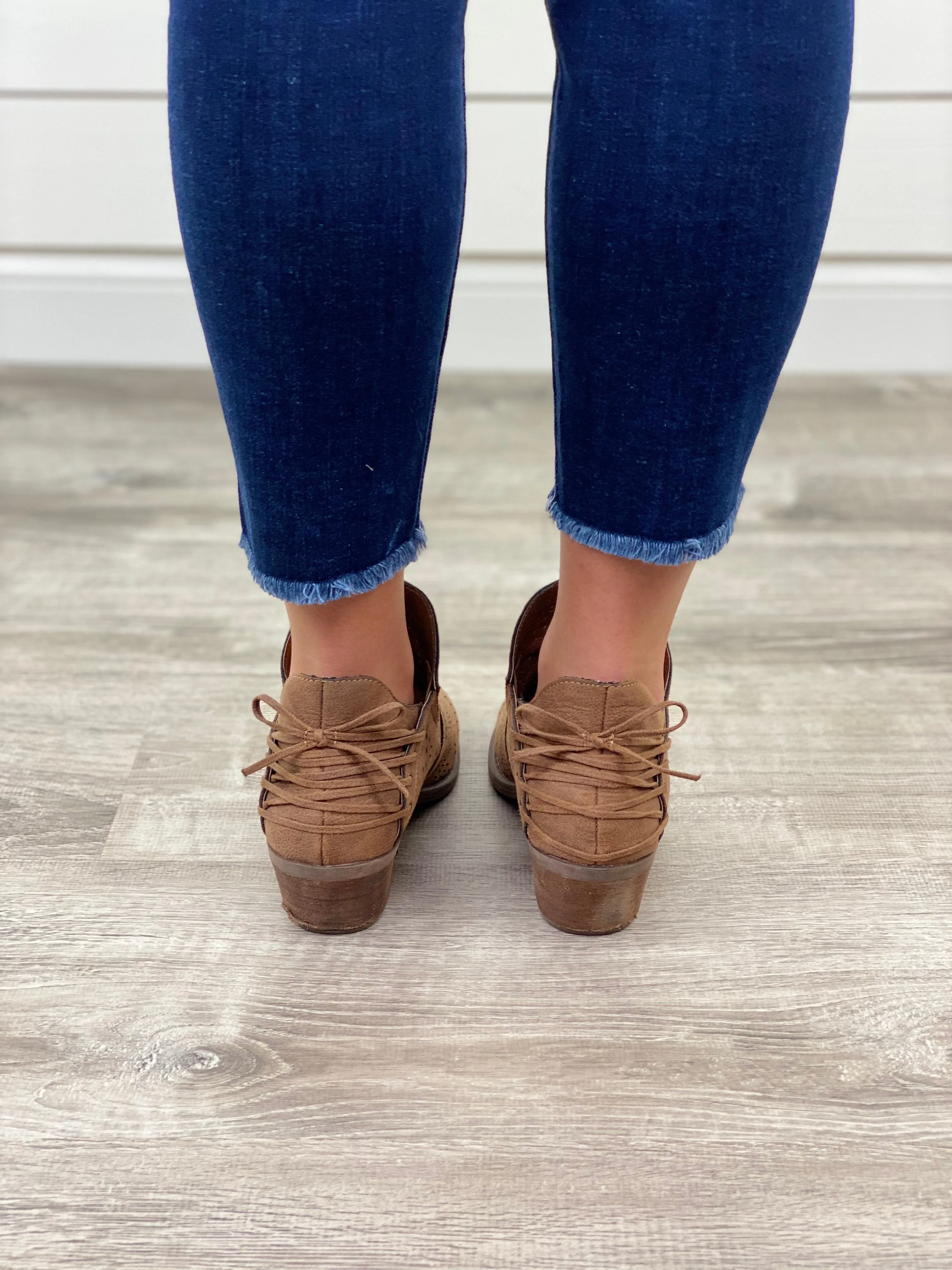 Distressed Out Jeans in Dark Wash