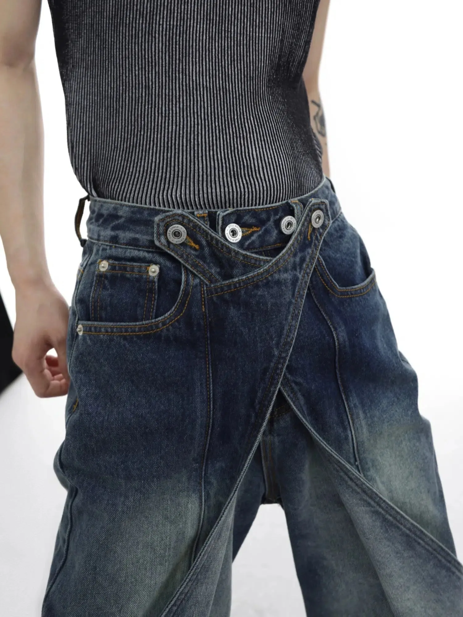 Distressed Washed Bell-bottom Jeans