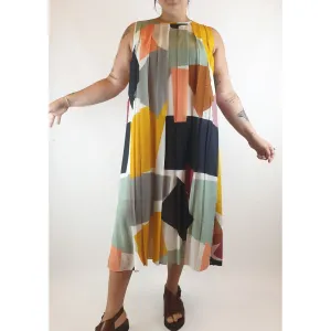 Elk stunning colourful pre-owned "collage" sleeveless dress with cute pleating size 14