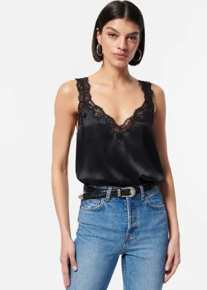Fernanda Cami in Black