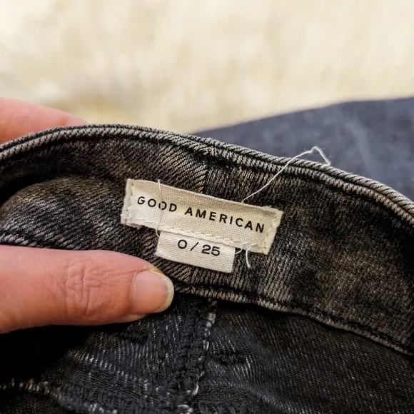 Good American black faded look slightly distress stretchy skinny jeans size 0/25