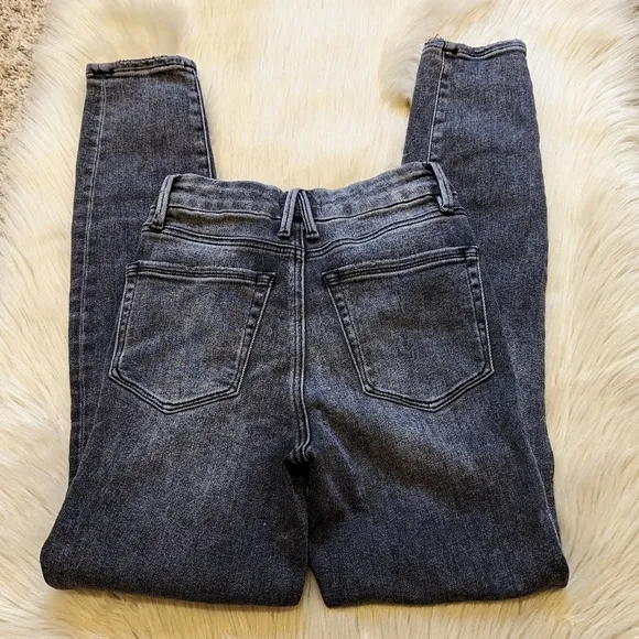 Good American black faded look slightly distress stretchy skinny jeans size 0/25