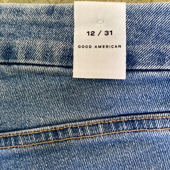 Good American Jeans Size 12/31 Distressed Pockets NWT Retail $145