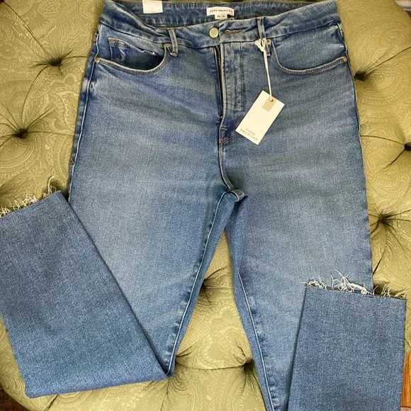 Good American Jeans Size 12/31 Distressed Pockets NWT Retail $145