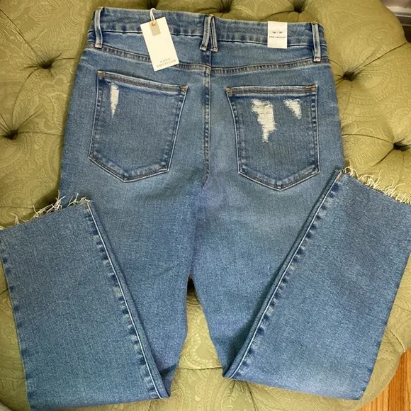 Good American Jeans Size 12/31 Distressed Pockets NWT Retail $145