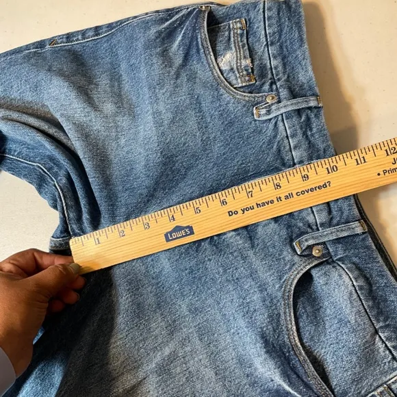 Good American Medium Wash Distressed Jeans 4/27