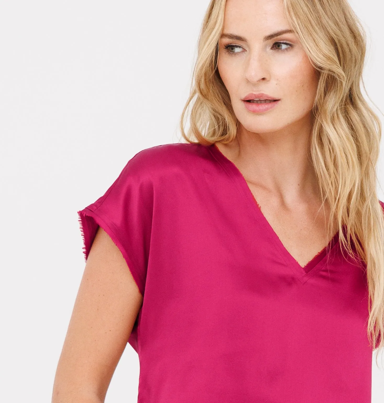 ICONIC go luxe raw revisited tee