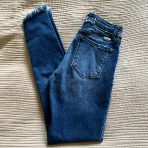 KanCan‎ Distressed High Rise Ankle Skinny Estilo Skinny Jeans