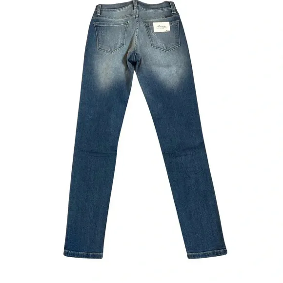 KanCan NWT Jeans • Distressed • Style KC8188M • W5/26