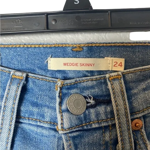 Levi's Wedgie Skinny High Rise Distressed Button Fly Jeans Womens 24