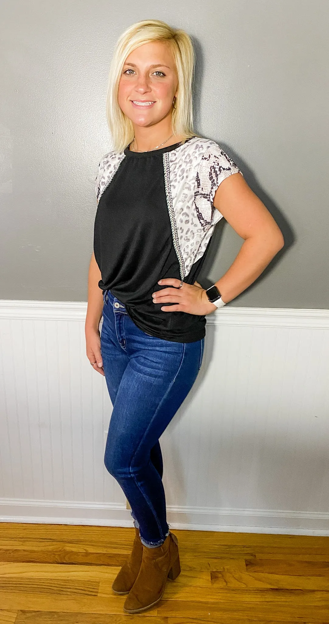 Mid Rise Kancan Skinny Jean