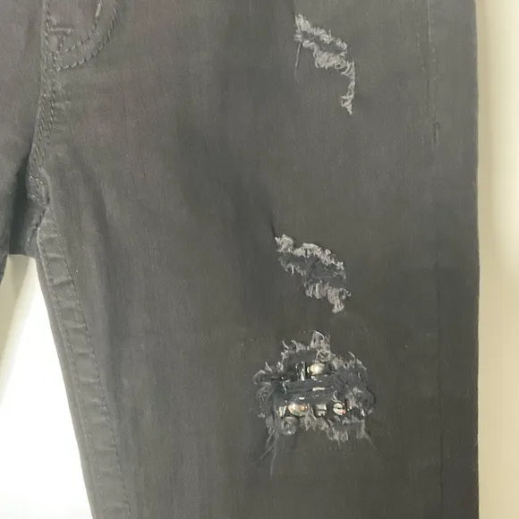 Miss Me Signature Black Bling Gems Distressed Skinny Jeans Size 30; EUC