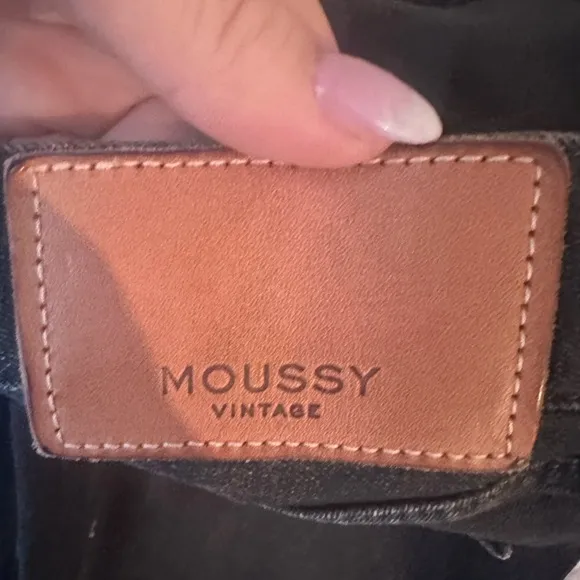 MOUSSY Vintage Black Distressed Jeans