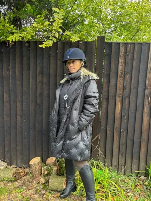 New feather filled double closing coat oversized 🤍