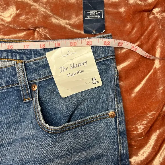 NWT Abercrombie &amp; Fitch High Rise Skinny Jeans