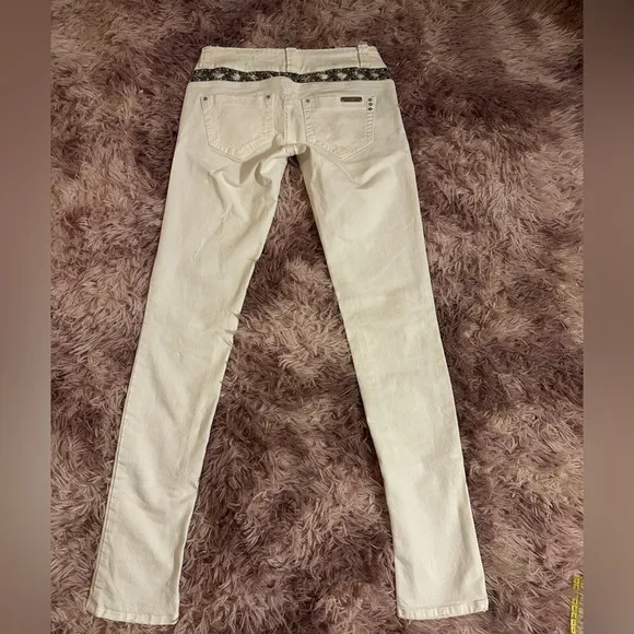 NWT Women’s MET Italian White Jeans Rhinestone Waist Size 26