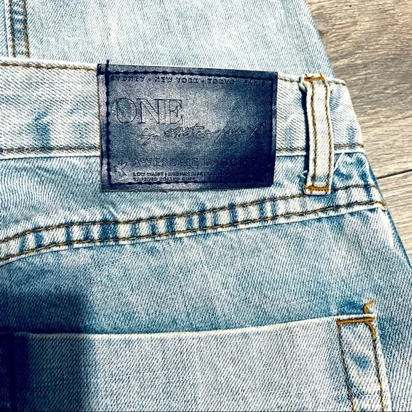 One by One Teaspoon Awesome Baggies Distressed Blue Jeans Size 26