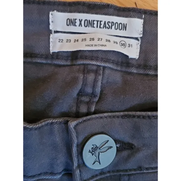 One Teaspoon Freebird II Distressed Step Hem Black Dark Fantasy Jeans Size 30