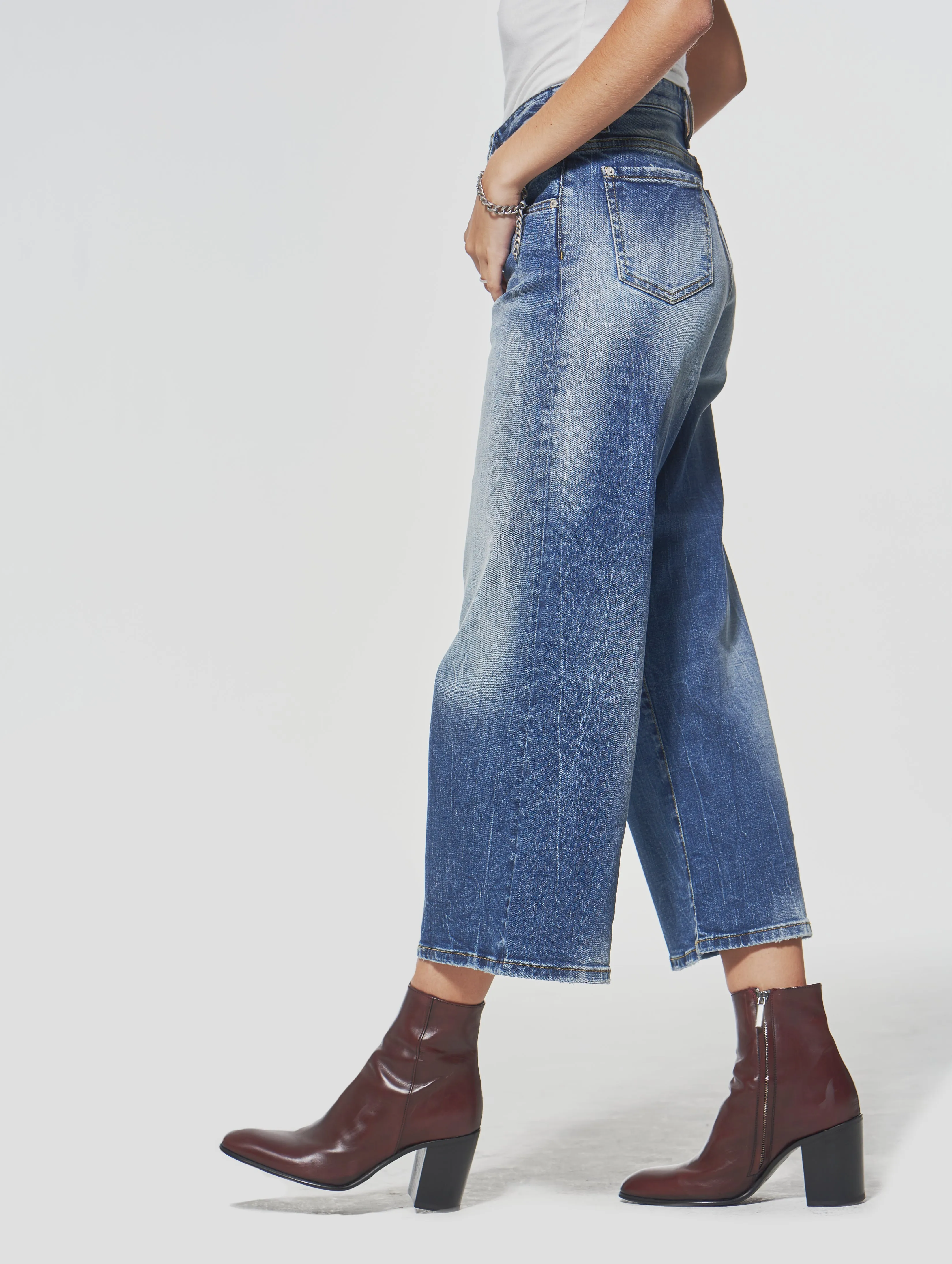 PATTI WIDE FLARED JEANS IN DISTRESSED BLUE - Woman