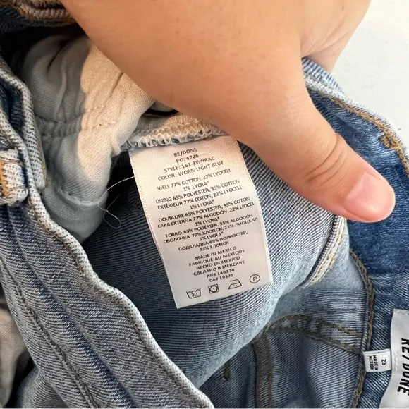 RE/DONE- 90'S High-Rise Jeans Worn Light Blue Button Fly Distressed Knee Denim