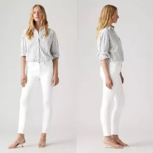 Revolve Levi’s Levis 721 HIGH RISE SKINNY JEANS in Soft Clean White