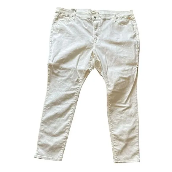 Revolve Levi’s Levis 721 HIGH RISE SKINNY JEANS in Soft Clean White