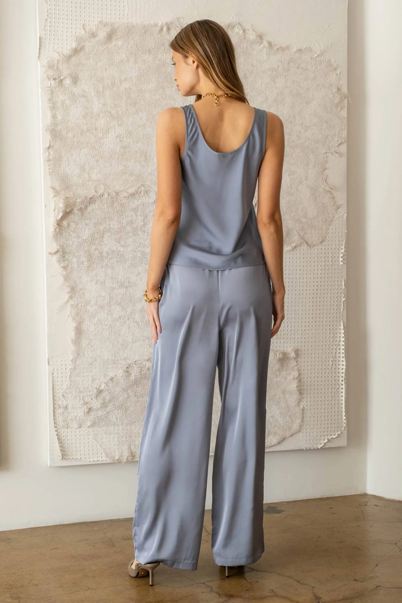 SATIN SLEEVELESS BIAS CUT TANK TOP