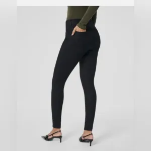 Spanx black pull on skinny jeans