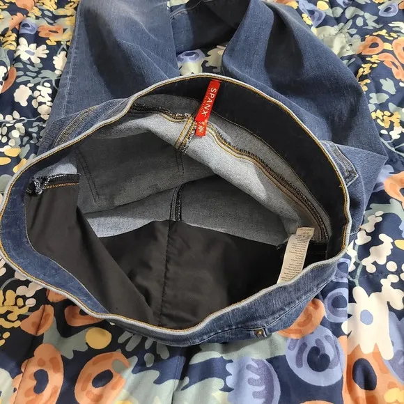 SPANX Large distressed Dark wash Pull on Jeans