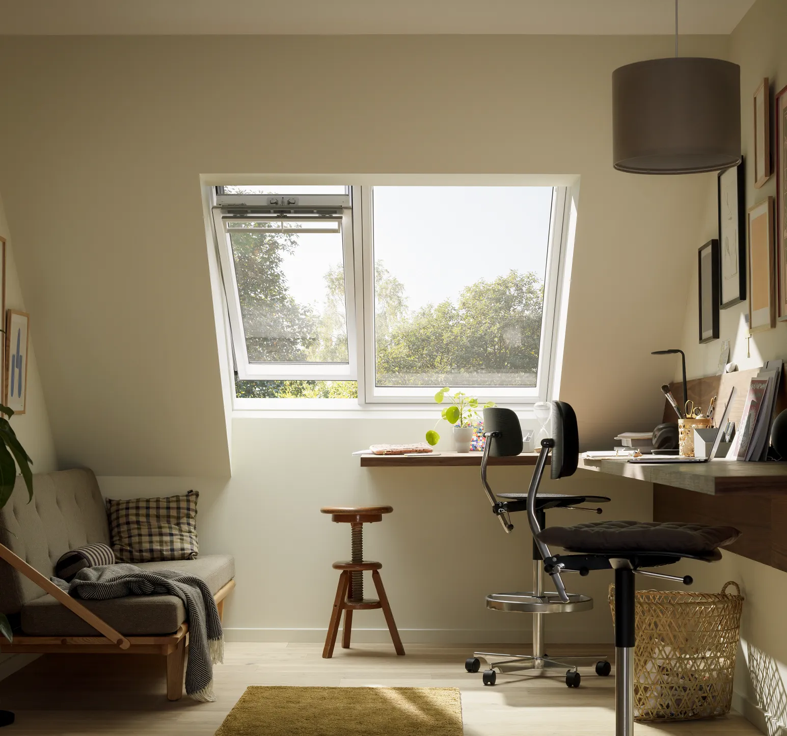 VELUX GGLS 2070 2-in-1 Double Glazed Manual Centre Pivot Window