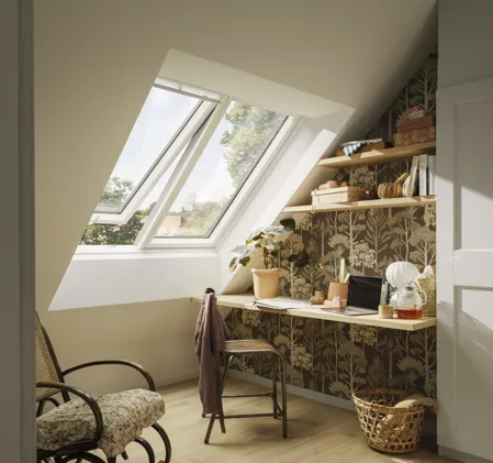 VELUX GPLS FMK06 2070 2-in-1 Double Glazed Top-Hung Window (139 x 118cm)