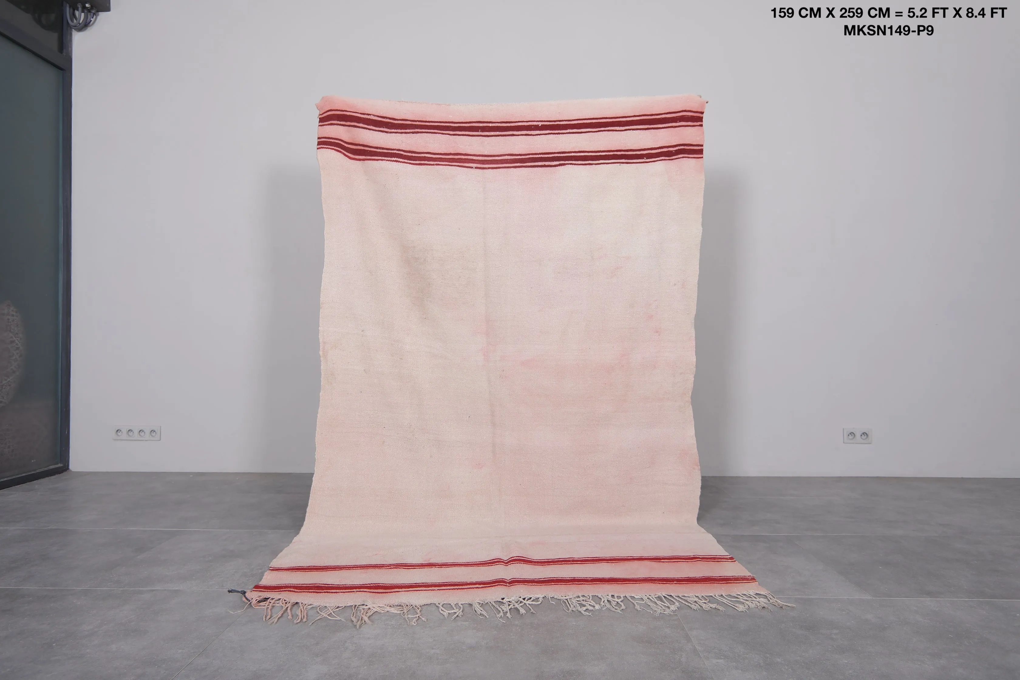 Vintage Moroccan Handwoven Kilim Rug – 5.2 FT x 8.4 FT