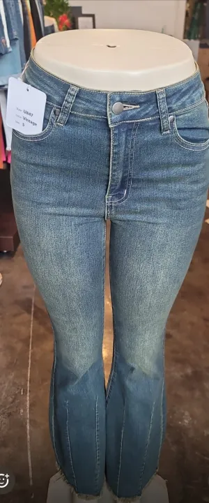 Vintage wash bell jeans
